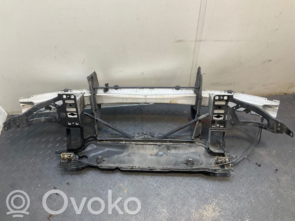BMW 5 E60 E61 Балка передний бампера 