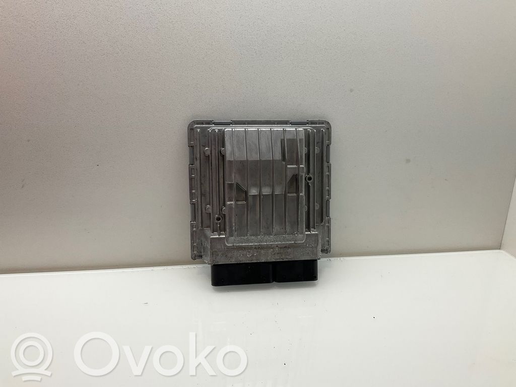 BMW 5 E60 E61 Variklio valdymo blokas 