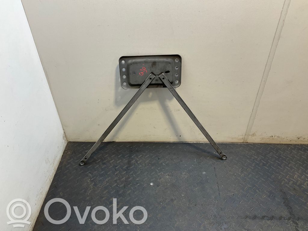 BMW 3 E92 E93 Apakšas aizsargs šasijas aizmugurējā daļā 