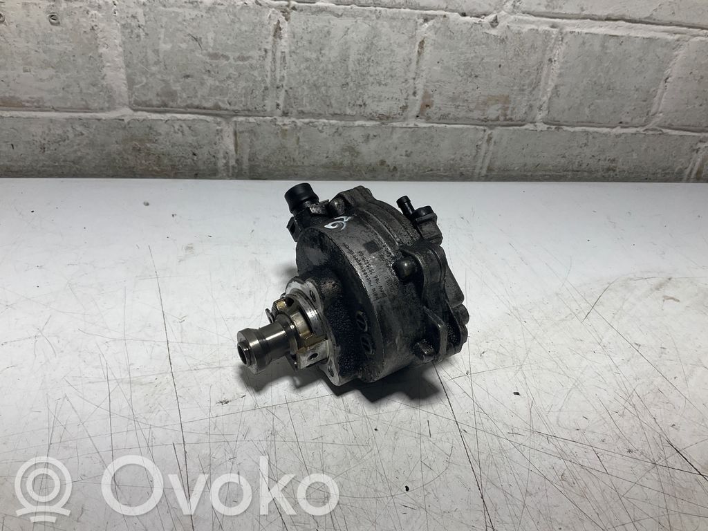 BMW 5 F10 F11 Vacuum pump 