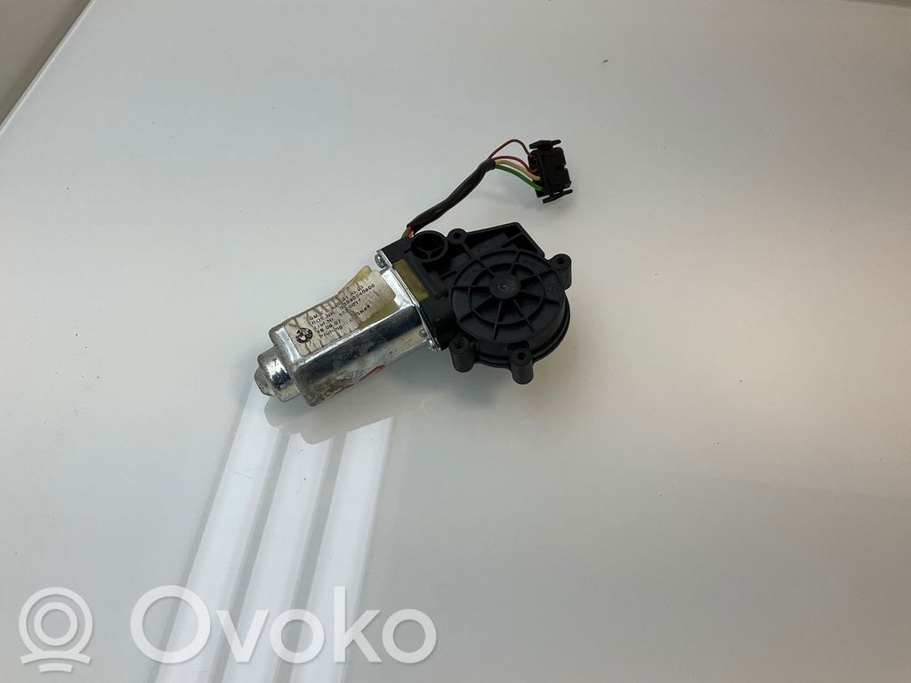 BMW 5 E60 E61 Pritraukėjas galinio dangčio 