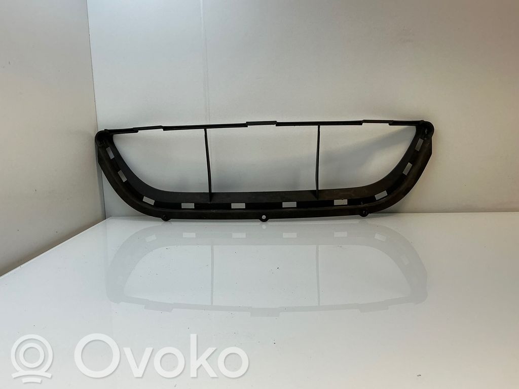 BMW 3 E90 E91 Rejilla inferior del parachoques delantero 