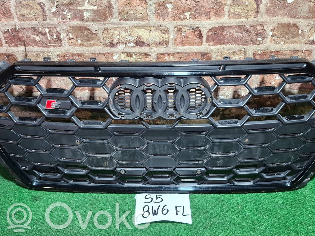 Audi A5 Maskownica / Grill / Atrapa górna chłodnicy 