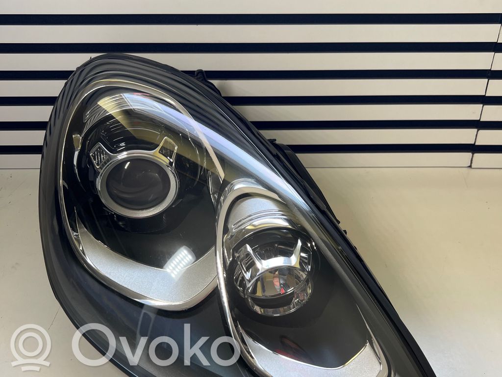 Porsche Cayenne (92A) Headlight/headlamp 