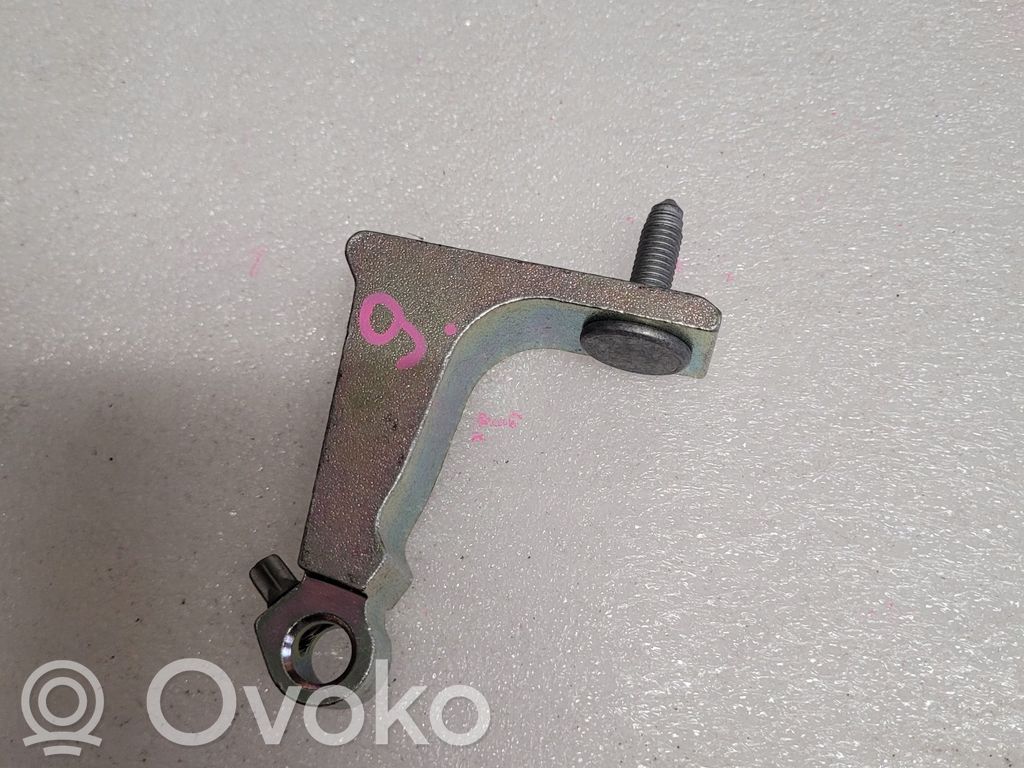 Loading door hinge set   8W5831404A