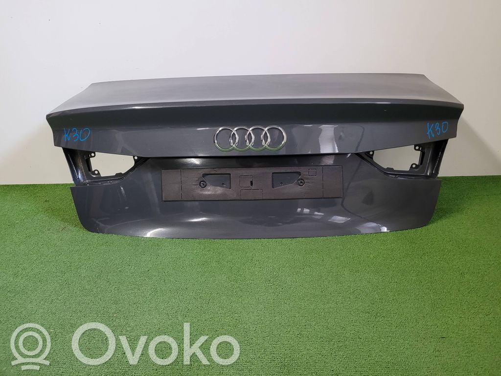 Takaluukun/tavaratilan kansi   8V5827337A