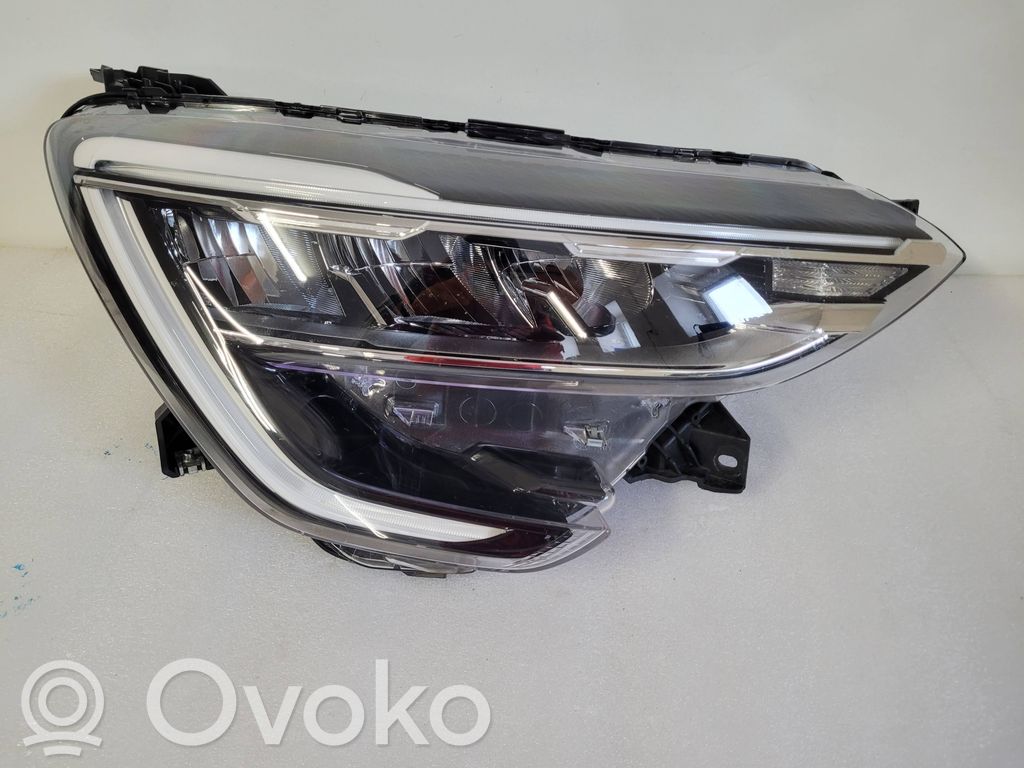 Renault Arkana Lampa przednia 