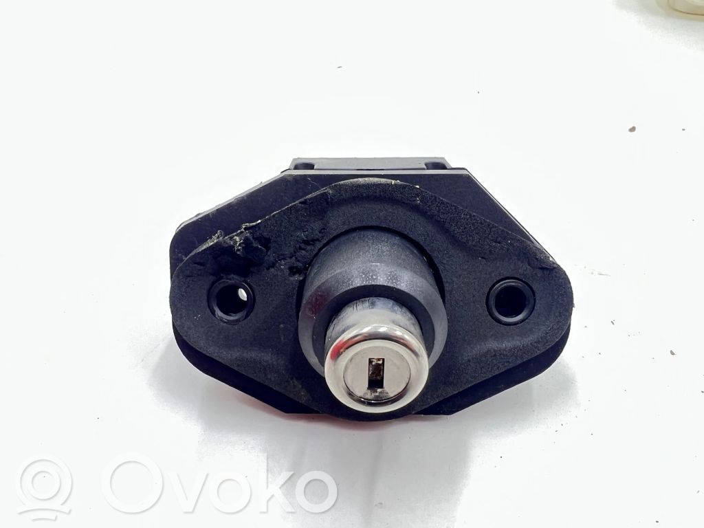 BMW 7 F01 F02 F03 F04 Zamek klapy tylnej / bagażnika 