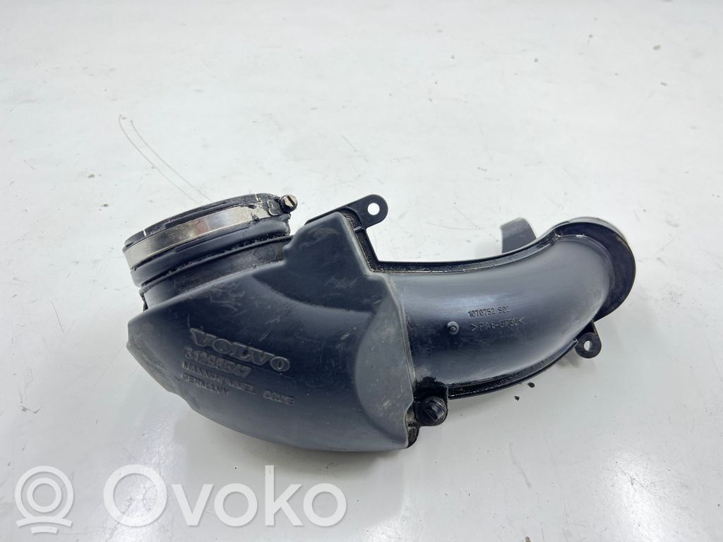 Volvo V40 Įsiurbimo rezonatorius 