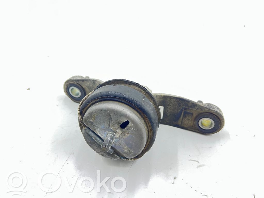 Volvo V40 Engine mount bracket 