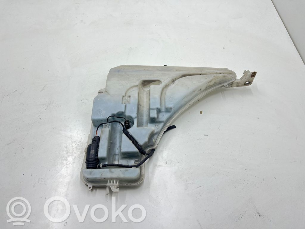 BMW 2 F22 F23 Zbiornik płynu do spryskiwaczy szyby przedniej / czołowej 