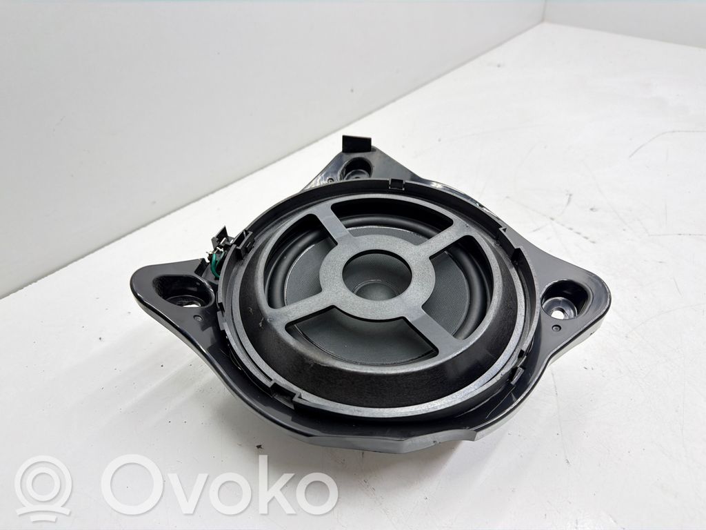 Mercedes-Benz C W205 Altavoz subwoofer 