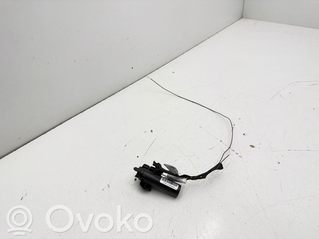 BMW X6 F16 Kita salono detalė 