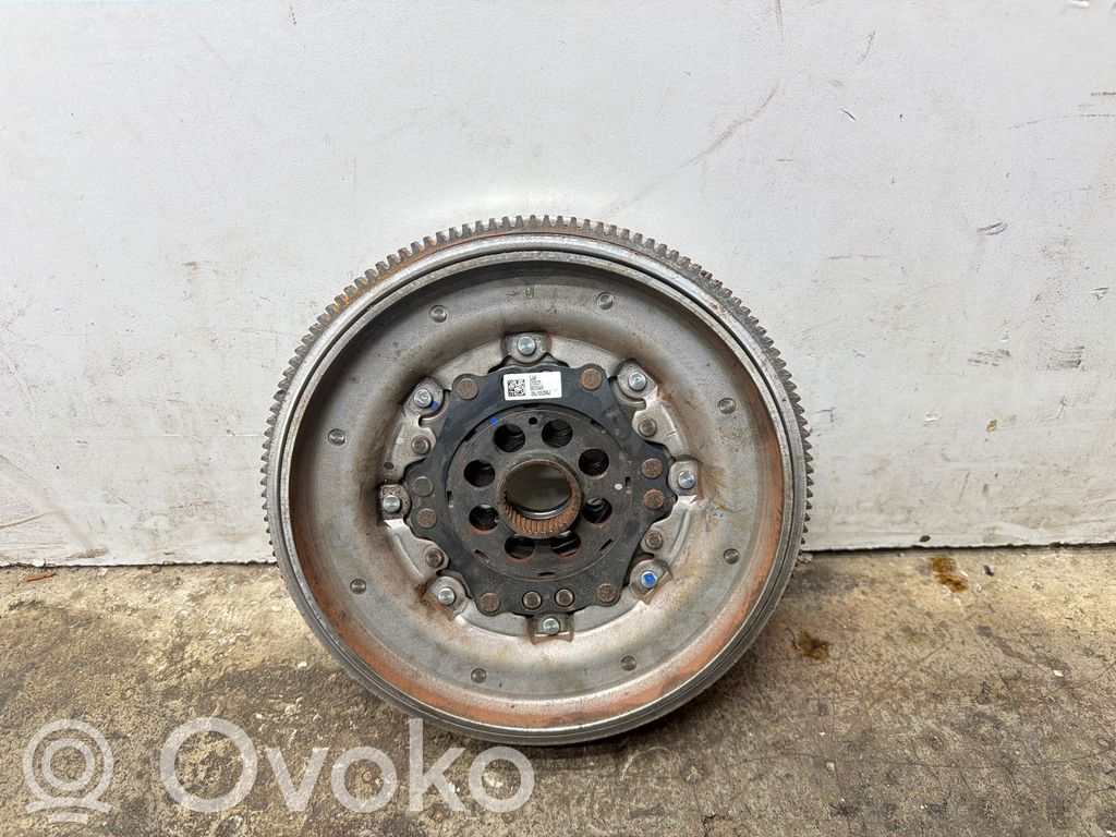 Audi A3 8Y Kaksoismassavauhtipyörä 