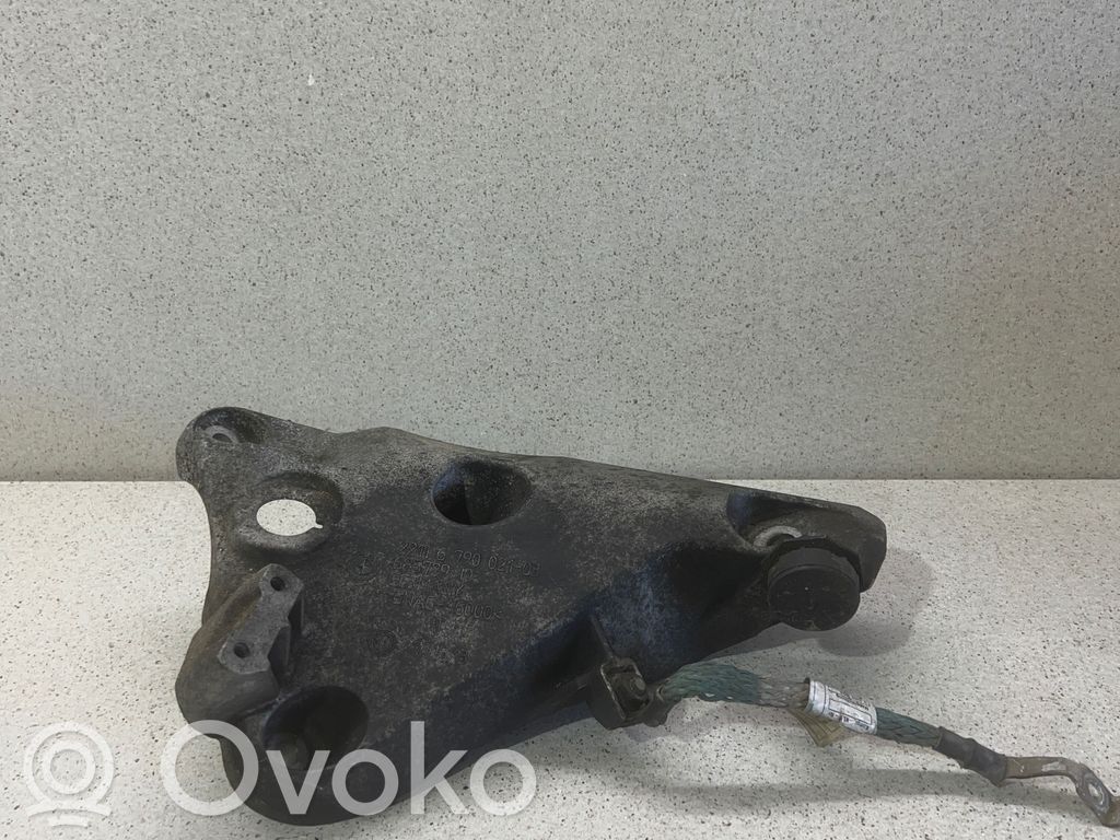 Engine mounting bracket   6790021,701543,68572910,ENAC46000