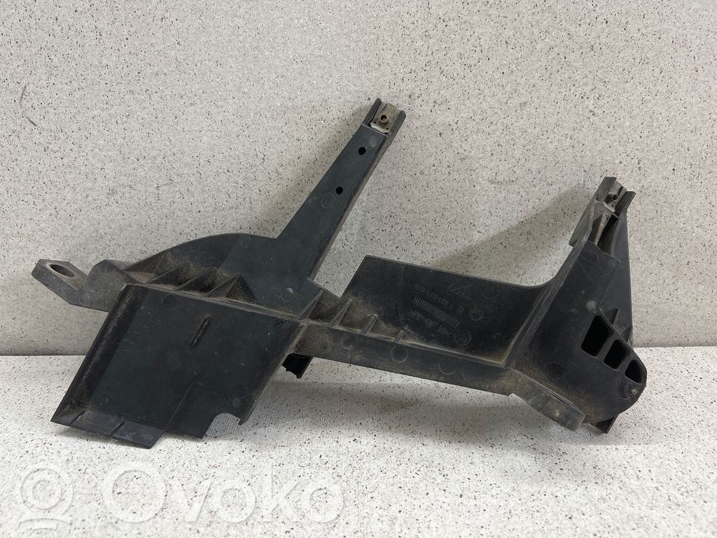 BMW X3 E83 Headlight/headlamp mounting bracket 