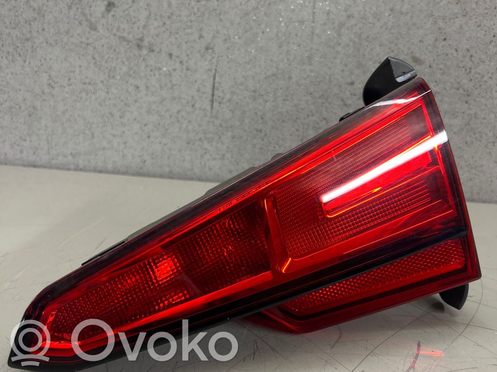 Audi A4 S4 B9 Lampy tylnej klapy bagażnika 