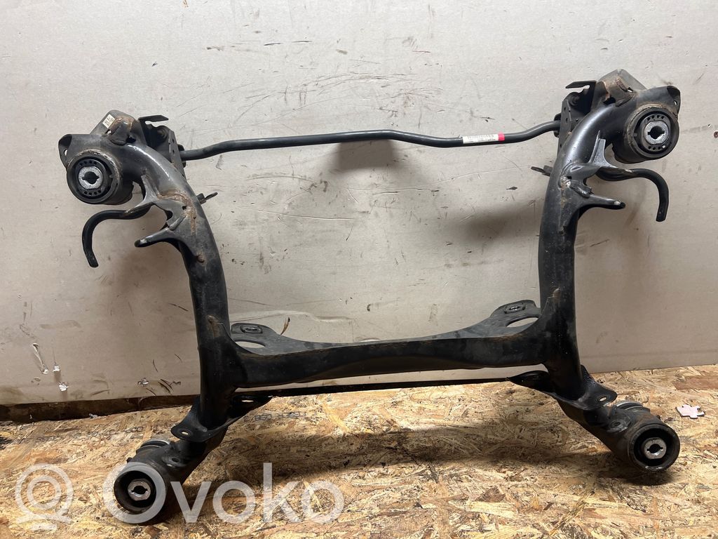 Audi A4 S4 B9 Galinis traversas 