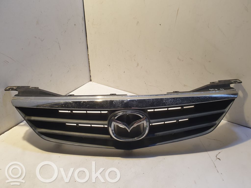 Mazda 626 Etupuskurin ylempi jäähdytinsäleikkö 