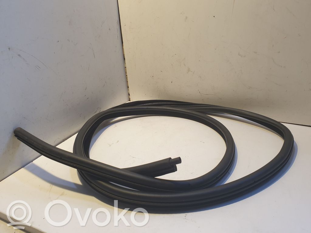 BMW 3 E46 Takaoven kumitiiviste (kiinni korissa) 