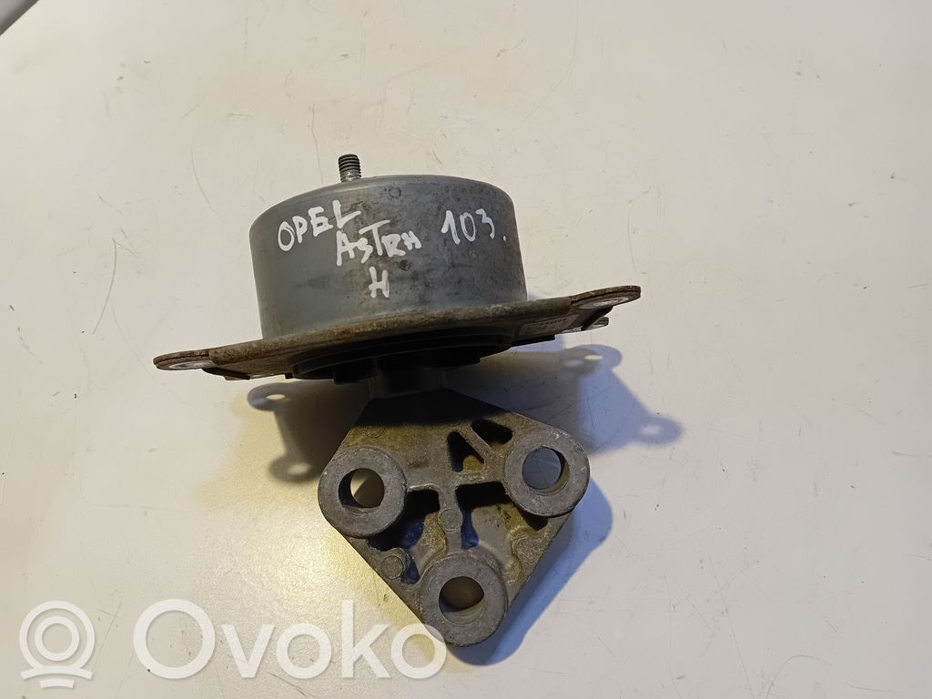 Opel Astra H Engine mount bracket 