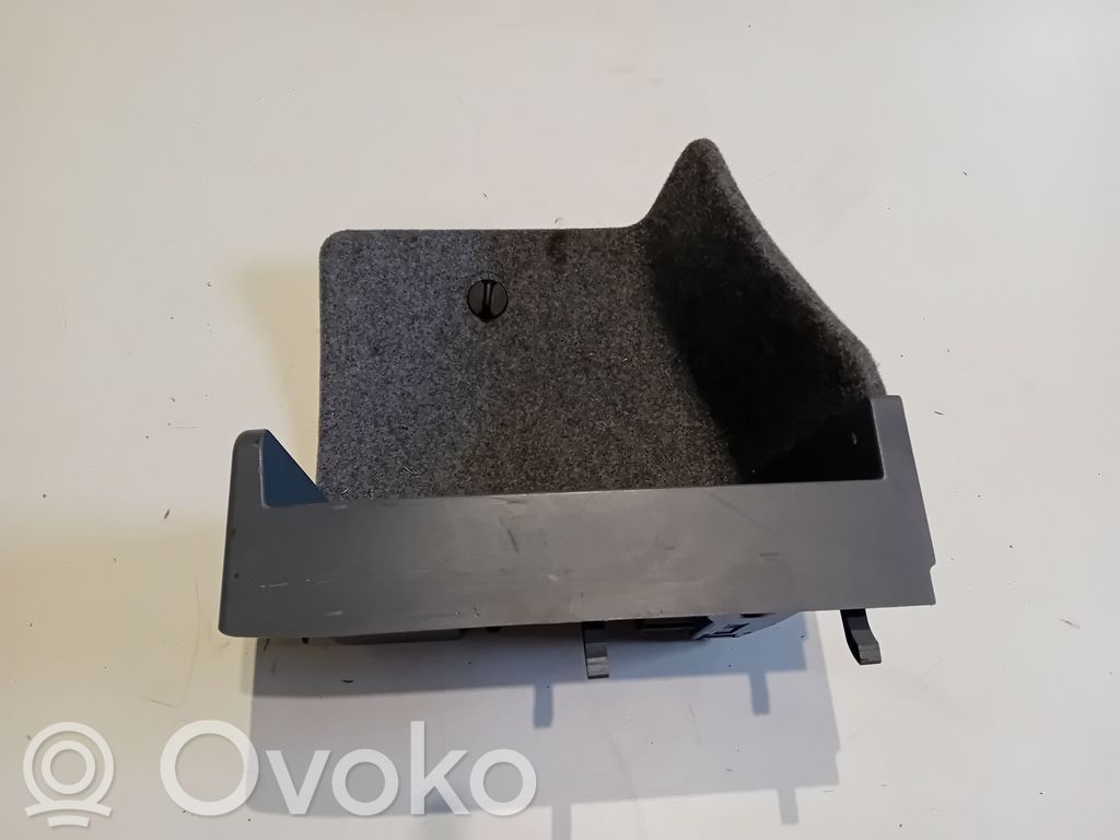 BMW 3 E90 E91 Kita bagažinės apdailos detalė 