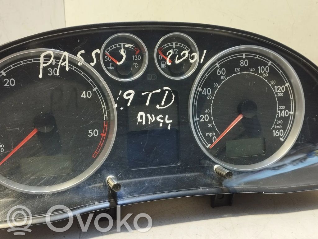 Volkswagen PASSAT B5 Licznik / Prędkościomierz 