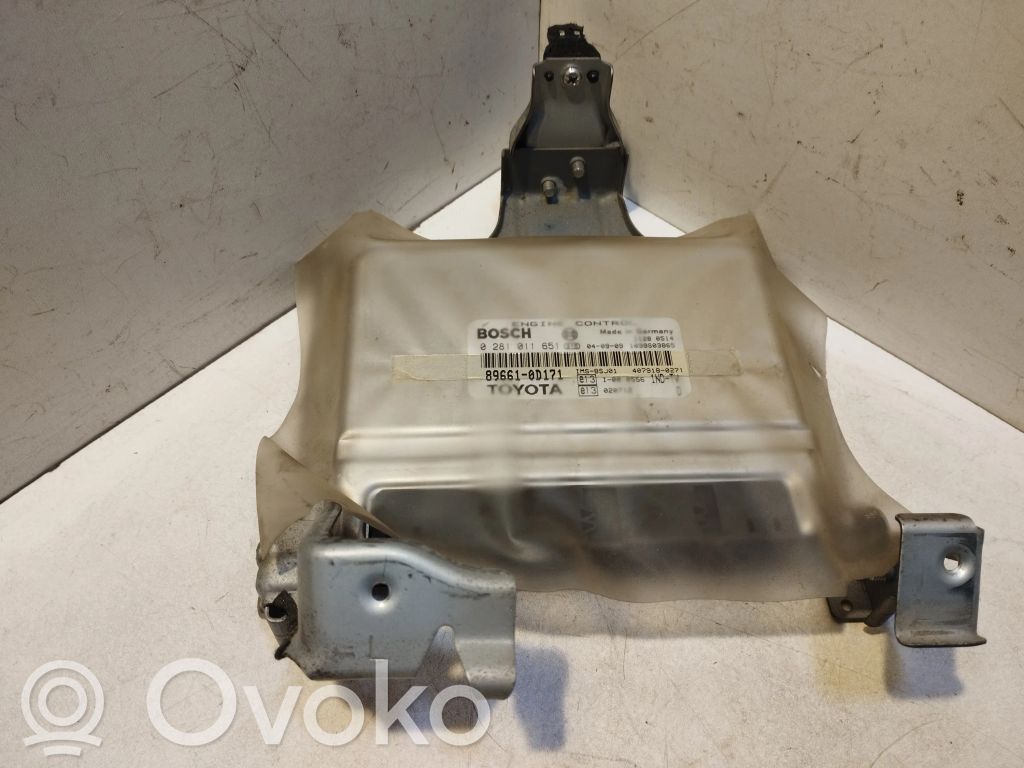 Toyota Yaris Sterownik / Moduł ECU 
