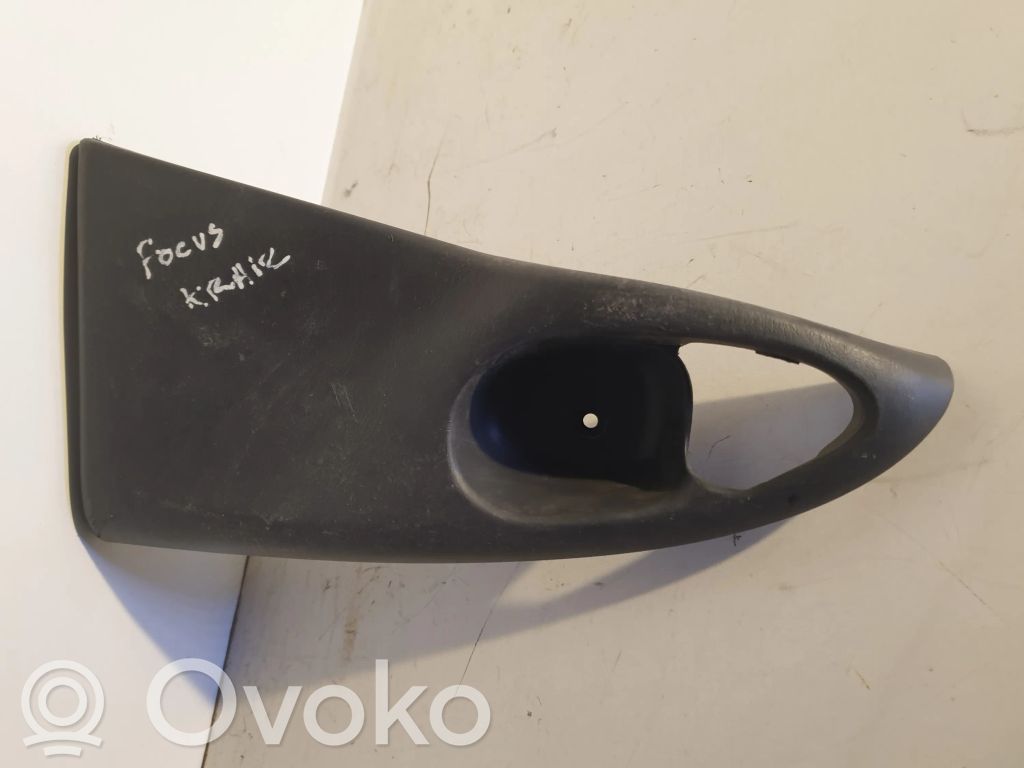 Ford Focus Передняя отделка соединителя окон 