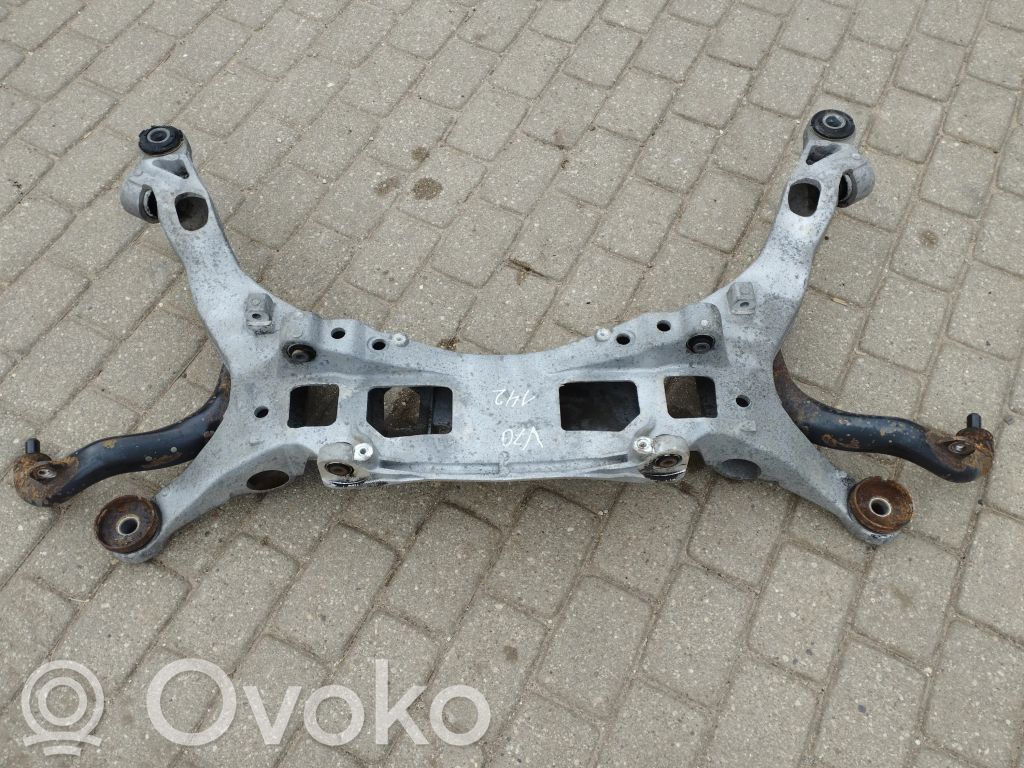 Volvo V70 Galinis traversas 