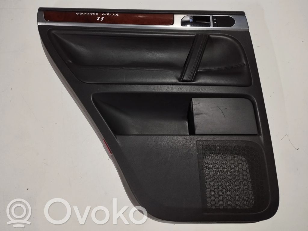 Volkswagen Touareg I Rivestimento del pannello della portiera posteriore 