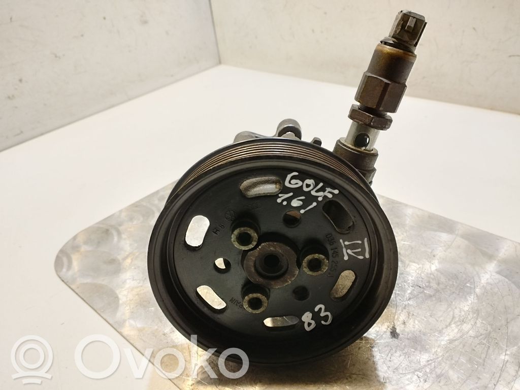 Volkswagen Golf IV Ohjaustehostimen pumppu 