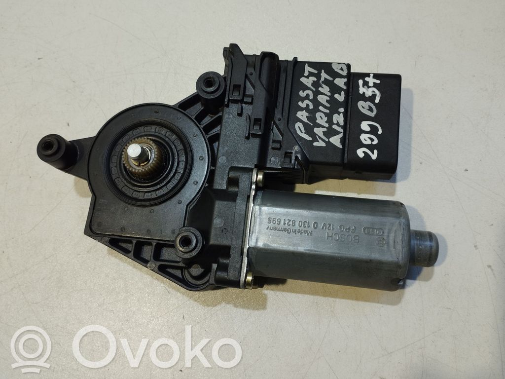Volkswagen PASSAT B5 Silniczek podnoszenia szyby drzwi tylnych 