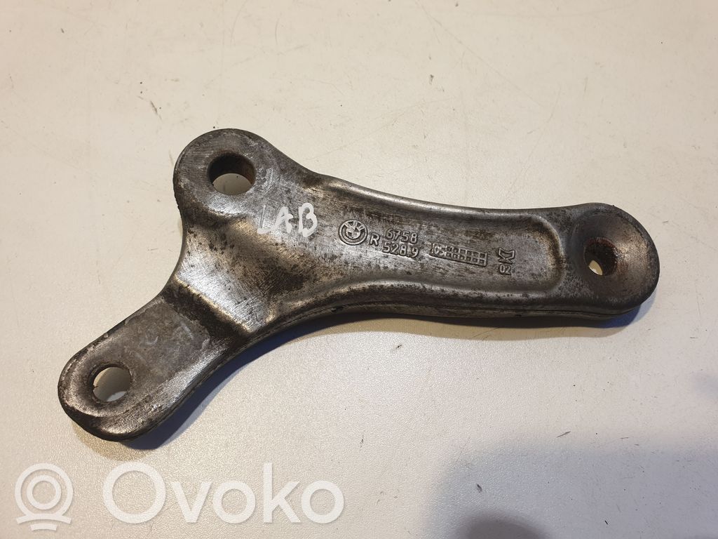 BMW 5 E60 E61 Sway bar bush bracket, front 