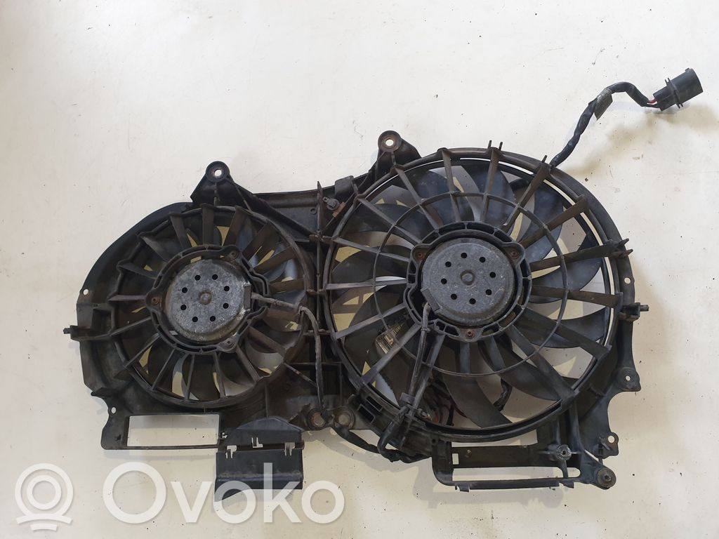 Audi A4 S4 B6 8E 8H Jäähdyttimen jäähdytinpuhallin 