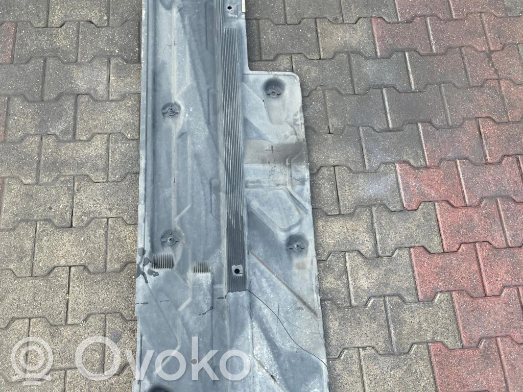 Mercedes-Benz C W204 Osłona boczna podwozia 