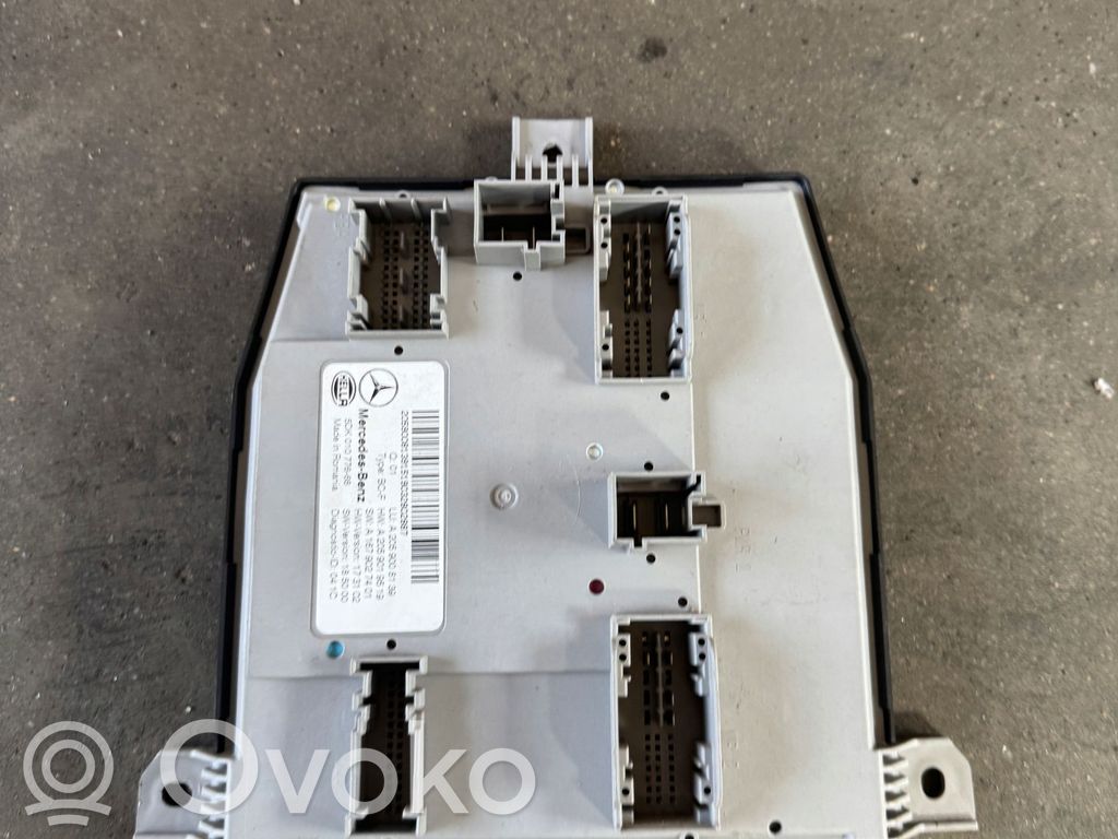 Mercedes-Benz C W205 Comfort/convenience module 