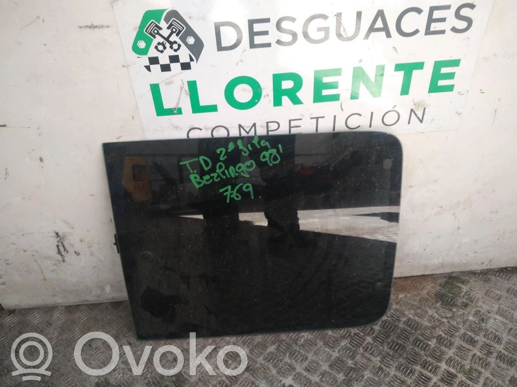 Vidrio lateral trasero