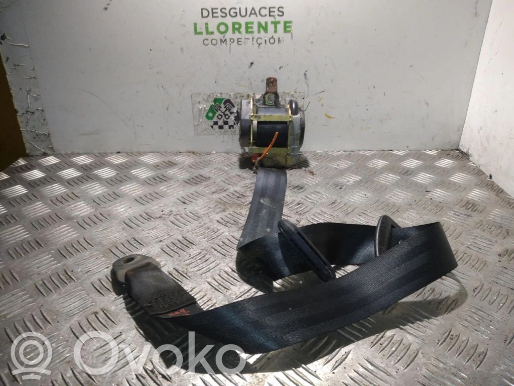 Etuistuimen turvavyö