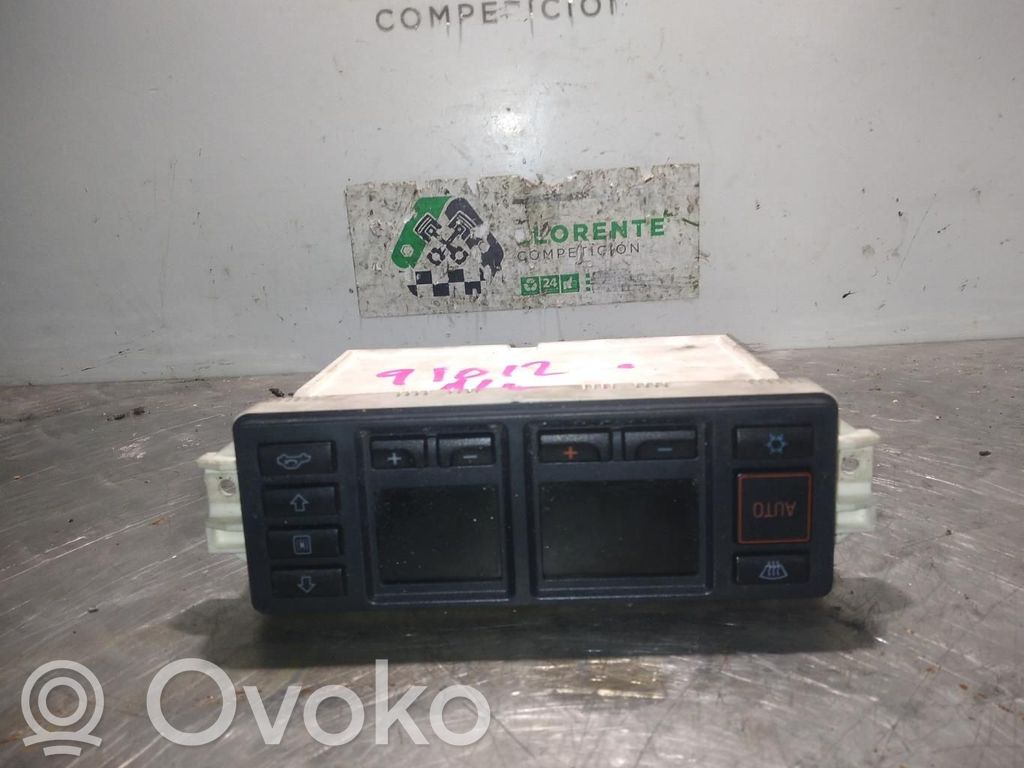 Audi A4 S4 B5 8D Climate control unit 
