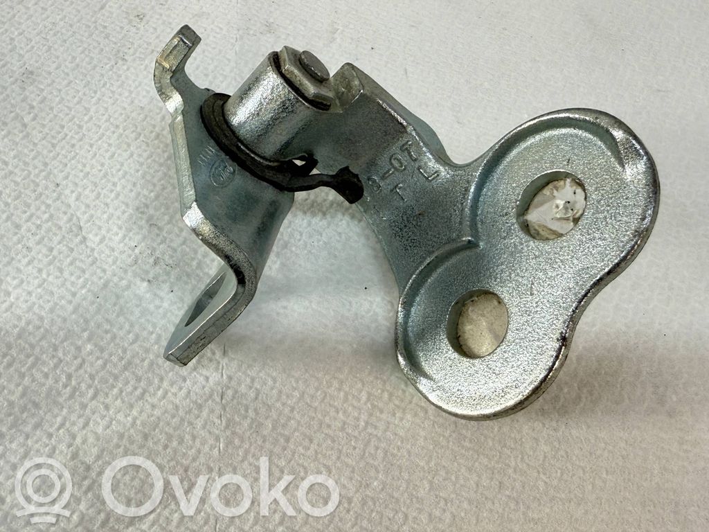 Ford Focus Front door lower hinge 