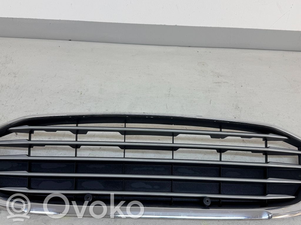 Ford Focus Front bumper upper radiator grill 