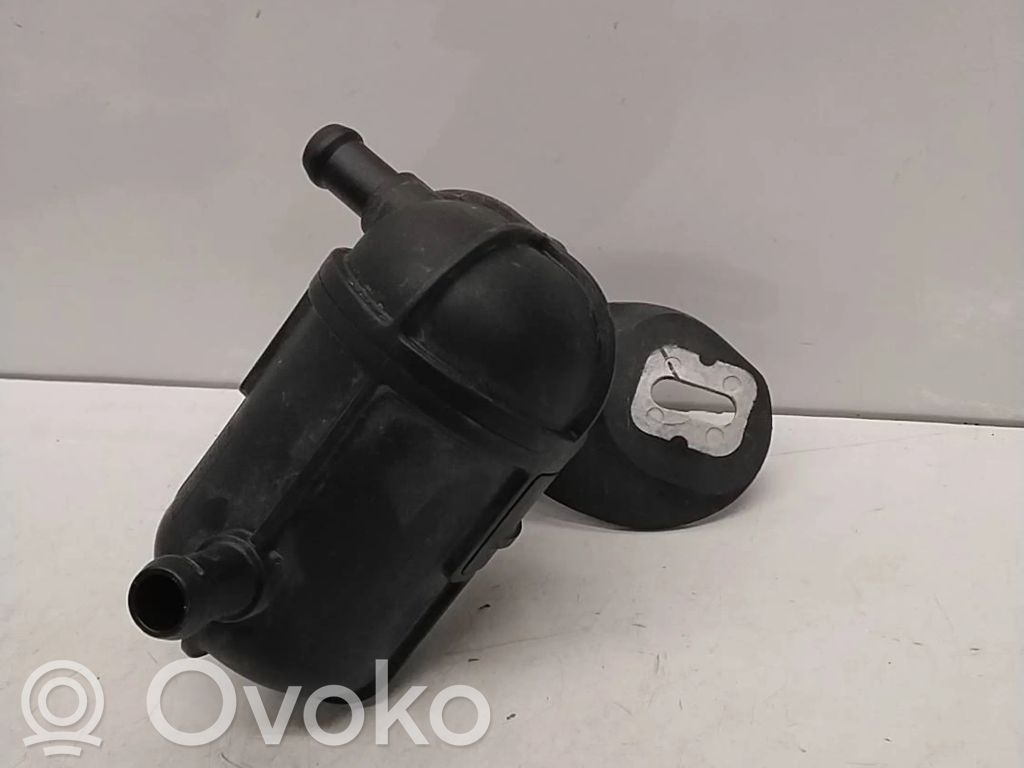 Opel Corsa E Vakuuma gaisa tilpne 