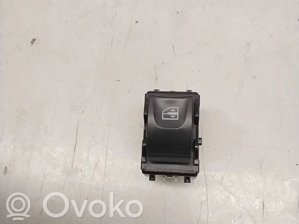 Renault Clio IV Electric window control switch 