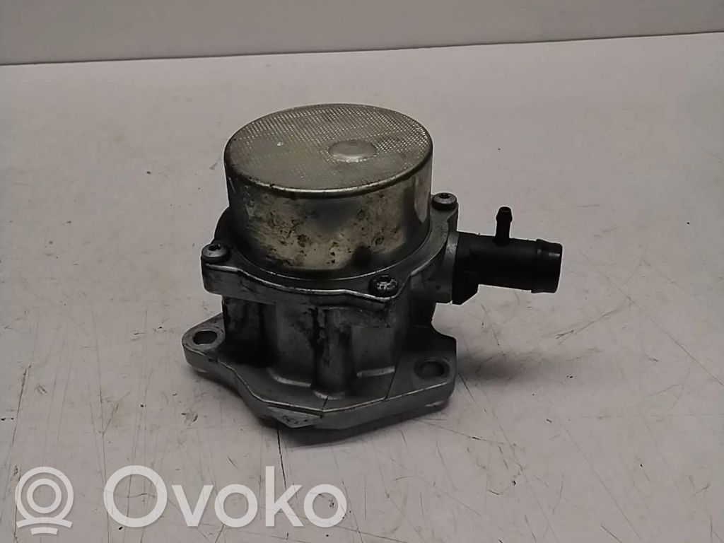Renault Clio IV Bomba de vacío 