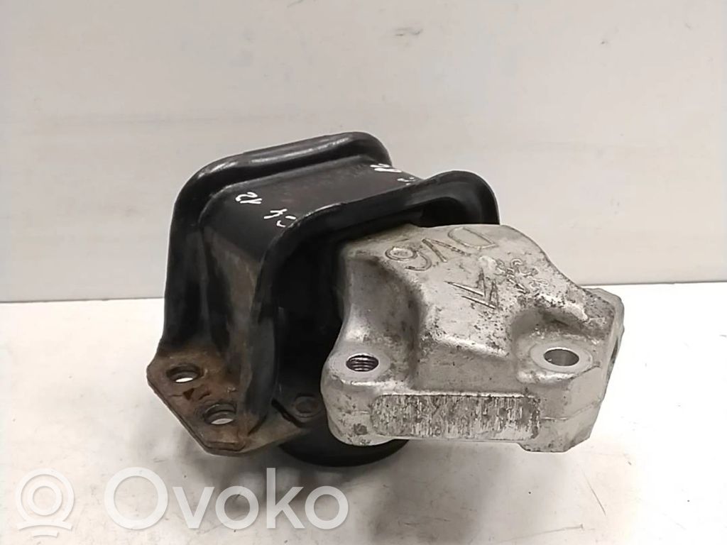 Peugeot Partner Engine mount bracket 