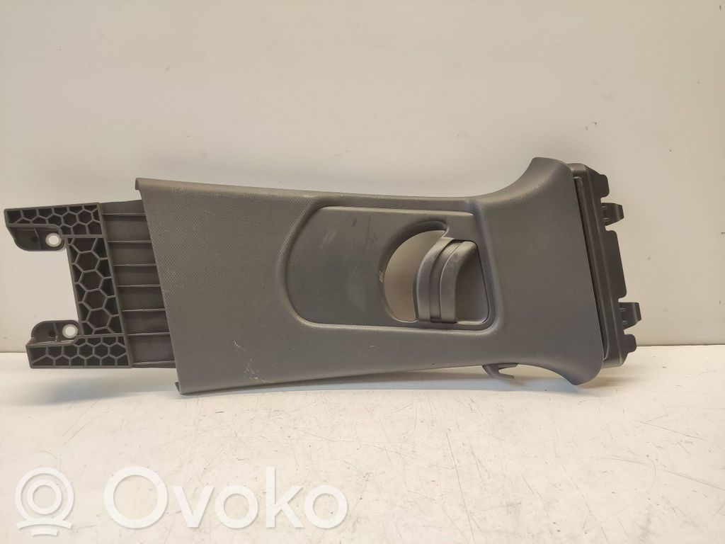 Audi A1 Pilar (B) (superior) 