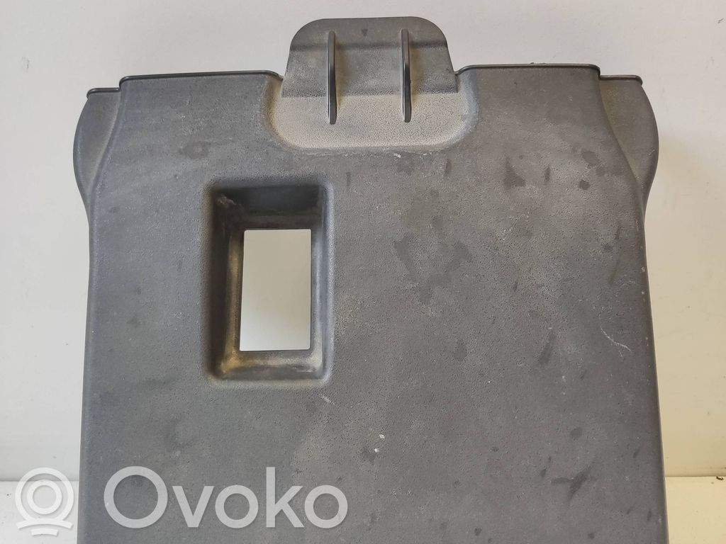 Ford Focus Pokrywa skrzynki akumulatora 
