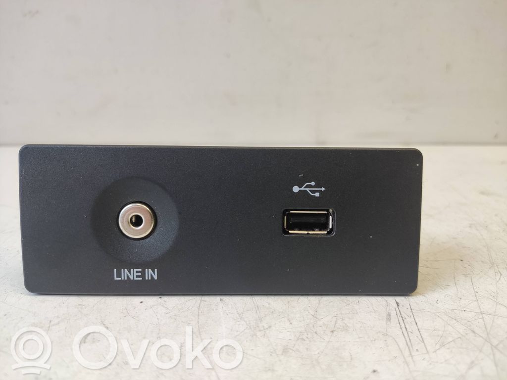 Ford Focus Enchufe conector entrada auxiliar 