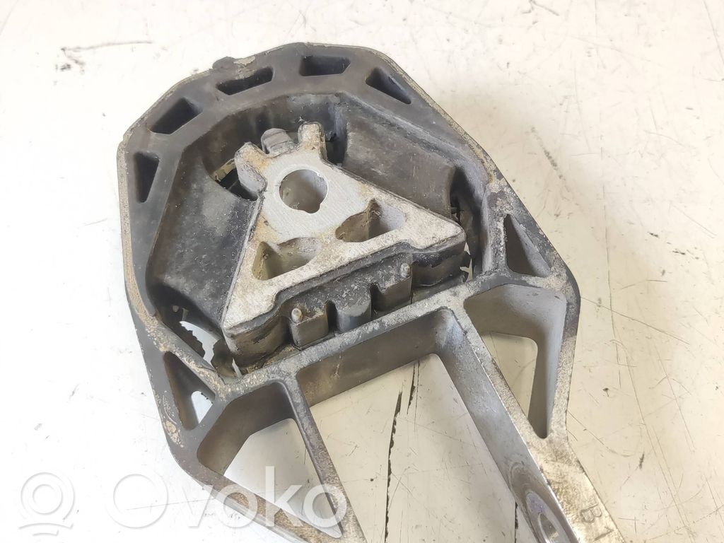 Ford Focus Engine mount bracket 